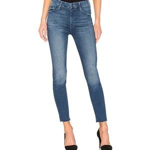 Mother High Waisted Looker Ankle Fray Jeans in Lure Me In